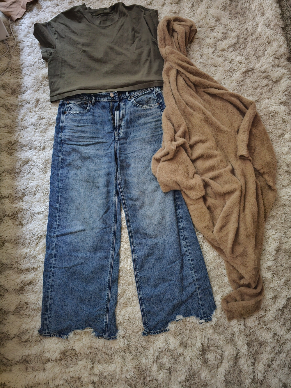 ☕ Slow Morning Muse Capsule | NUUDS Tee + AE Baggy Jeans + Aerie Cozy Wrap